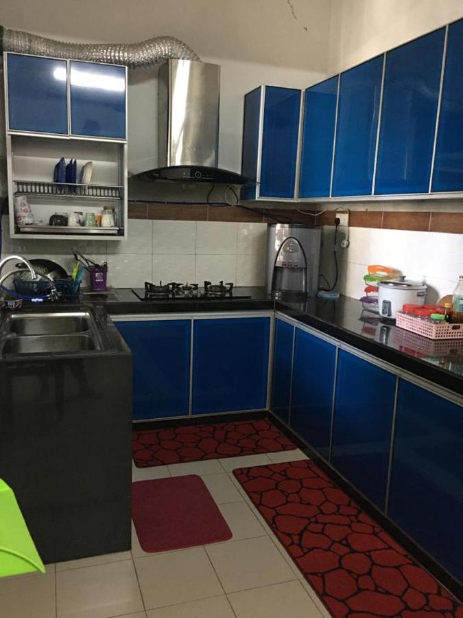 D Wangi Homestay Pasir Gudang At Ecotropic Esterno foto